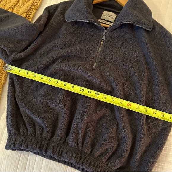 Urban Outfitters Track Meet Half-Zip Fleece Shirt. Size Medium. - Picture 6 of 11